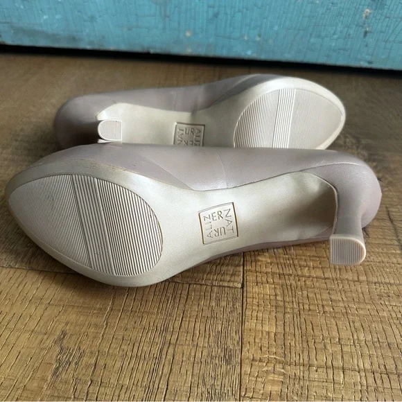 NEW Naturalizer Camilla Pump Taupe Leather Size 8 - Picture 9 of 9